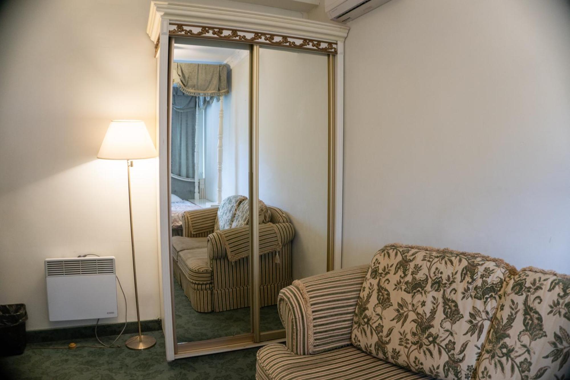 Royal City Hotel Kiev Extérieur photo