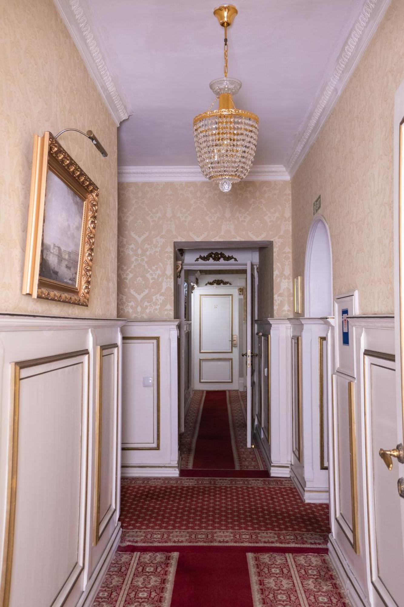 Royal City Hotel Kiev Extérieur photo