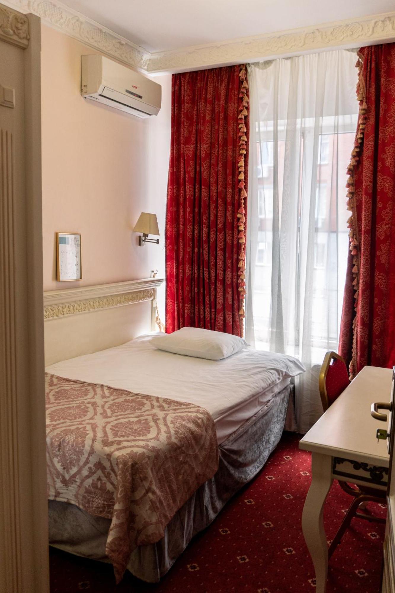 Royal City Hotel Kiev Extérieur photo