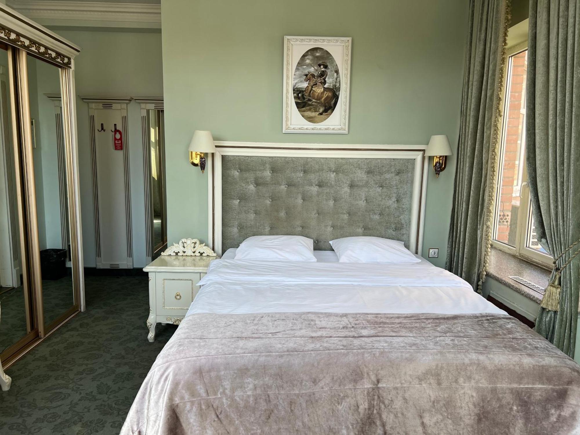 Royal City Hotel Kiev Chambre photo