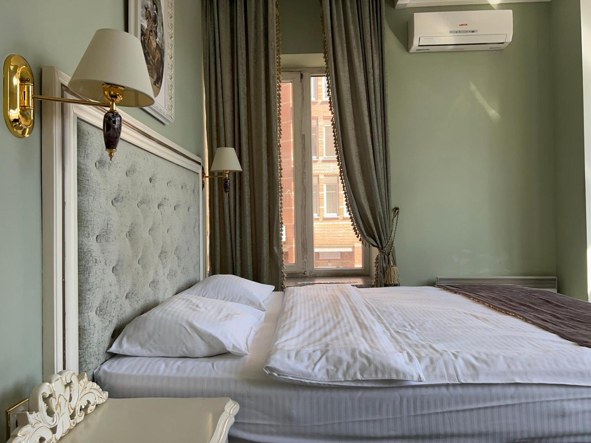 Royal City Hotel Kiev Extérieur photo