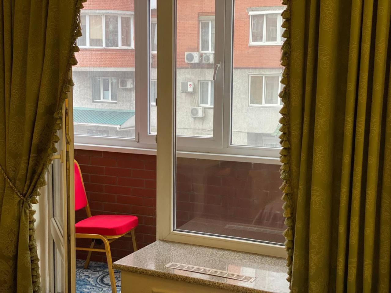 Royal City Hotel Kiev Extérieur photo