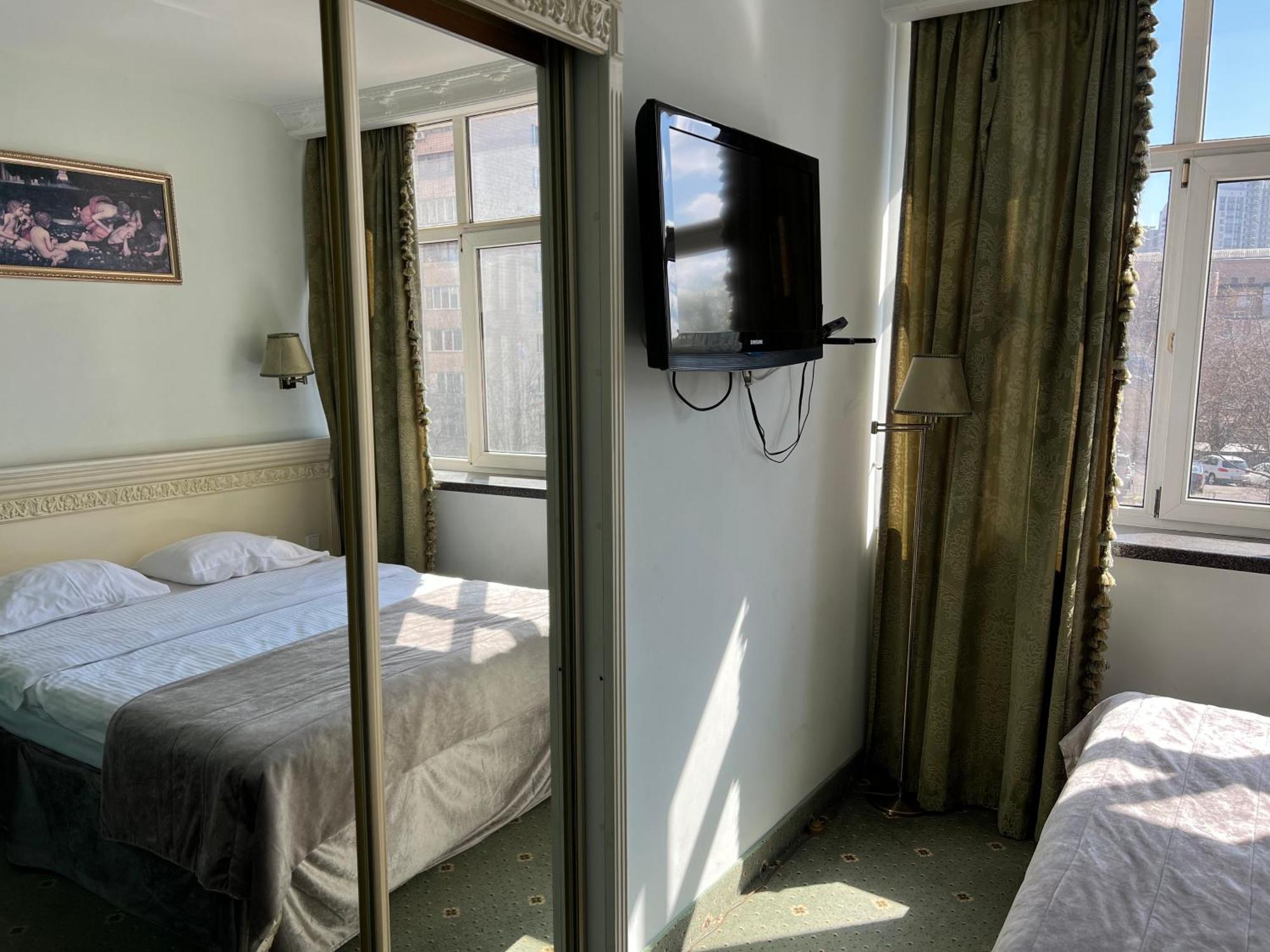 Royal City Hotel Kiev Chambre photo